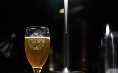 4.7 Rating – Fort City Brew Pub, Hauz Khas – ₹2,500–₹3,000  approx for two, exclusive of alcohol and taxes – Lively Microbrewery & Craft Beer Bar in South Delhi