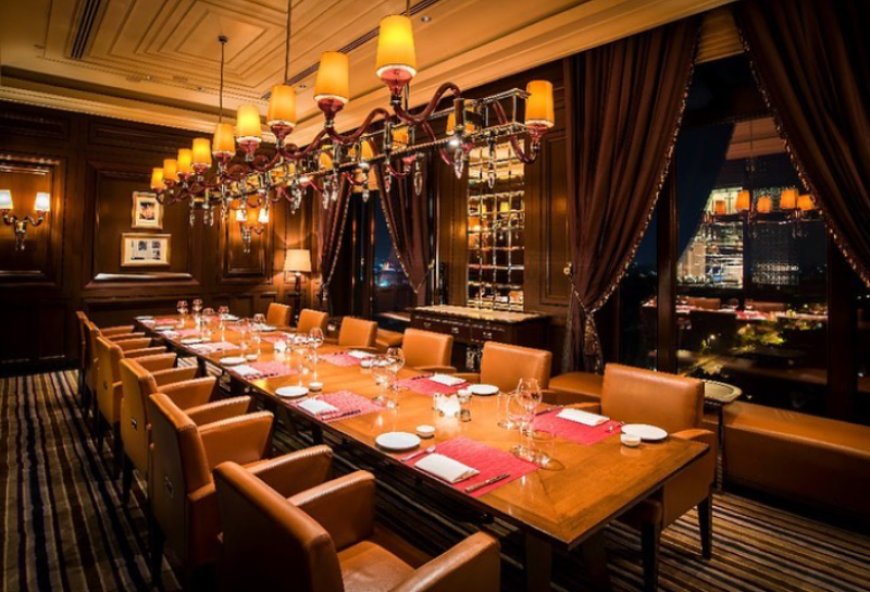 4.6 Rating – Le Cirque, The Leela Palace Chanakyapuri – ₹6,500 approx for two (exclusive of taxes) – Iconic Luxury Italian Fine Dining in New Delhi