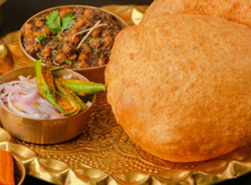 4.2 Rating – Sita Ram Diwan Chand, Paharganj – ₹350 approx for two (exclusive of taxes) – Iconic Chole Bhature Serving Legendary North Indian Street Food in New Delhi
