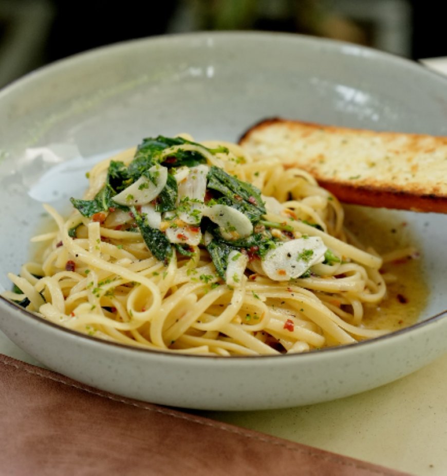 4.2 Rating – Dear Donna, Qutab Institutional Area – ₹2,000 approx for two (exclusive of taxes) – Stylish Café Dining & Modern Comfort Food in South Delhi