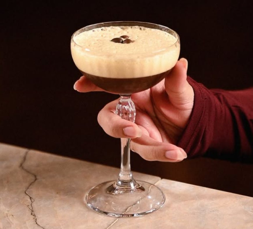 4.5 Rating – Plum Coffee & Cocktails, Connaught Place – ₹2,400 approx for two (exclusive of taxes) – Premium Café-Bar & Casual Dining in Central Delhi