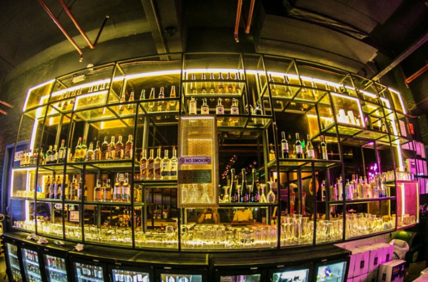 4.4 Rating – Lara Bar & Kitchen, Satyaniketan (Dhaula Kuan) – ₹1,600–₹2,000 approx for two (exclusive of alcohol) and taxes – Casual Neighbourhood Bar & Dining in South Delhi