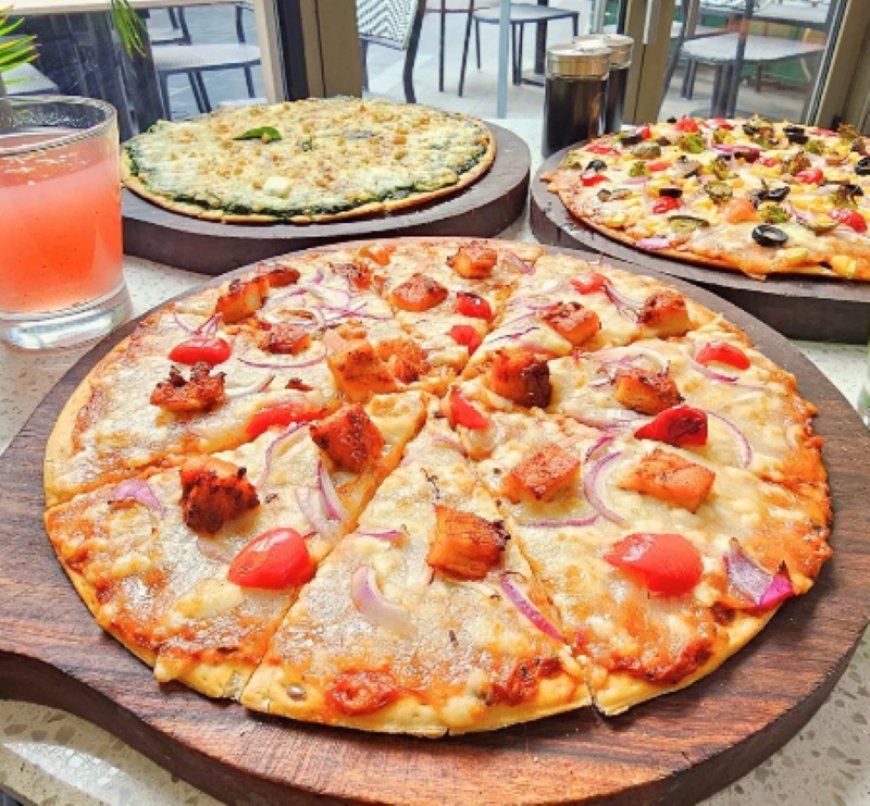 4.5 Rating – Nutriobox, Geetanjali Enclave – ₹1,200–₹1,800 approx for two (exclusive of alcohol and taxes) – Healthy Clean-Eating Café in South Delhi