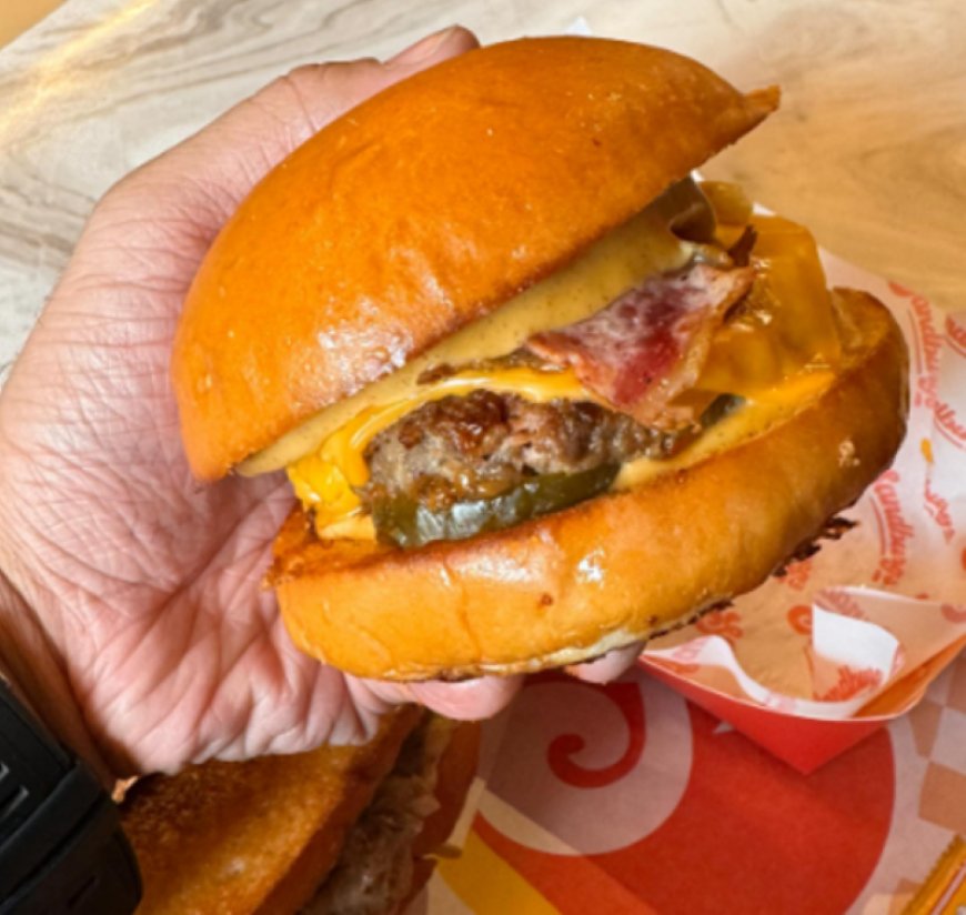 4.4 Rating – Sandburgs, Aerocity – ₹1,400–₹2,000 approx for two (exclusive of alcohol and taxes) – Gourmet Burger Café in New Delhi